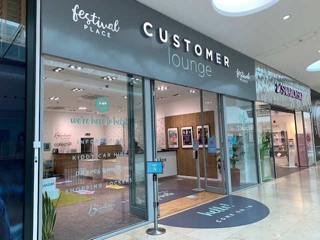 Let us be your Christmas helpers at the Customer Service Lounge