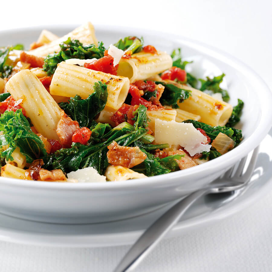 Pasta with Kale, Chilli & Tomato