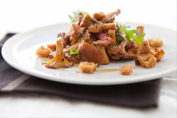 Poêlée de girolles aux lardons | Recette L'îlot Vins Martinique