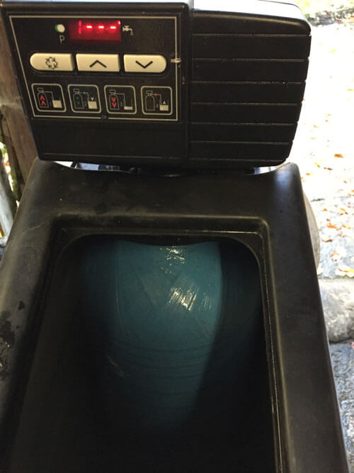 Servicing a water softener