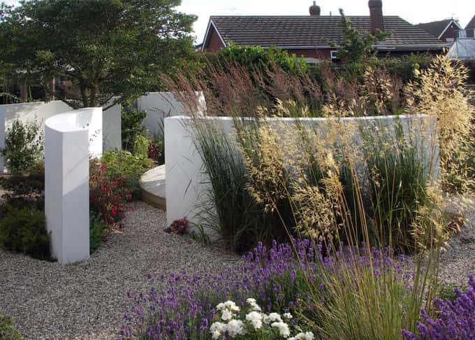 Drama in a contemporary wildlife garden Drama in a contemporary wildlife garden