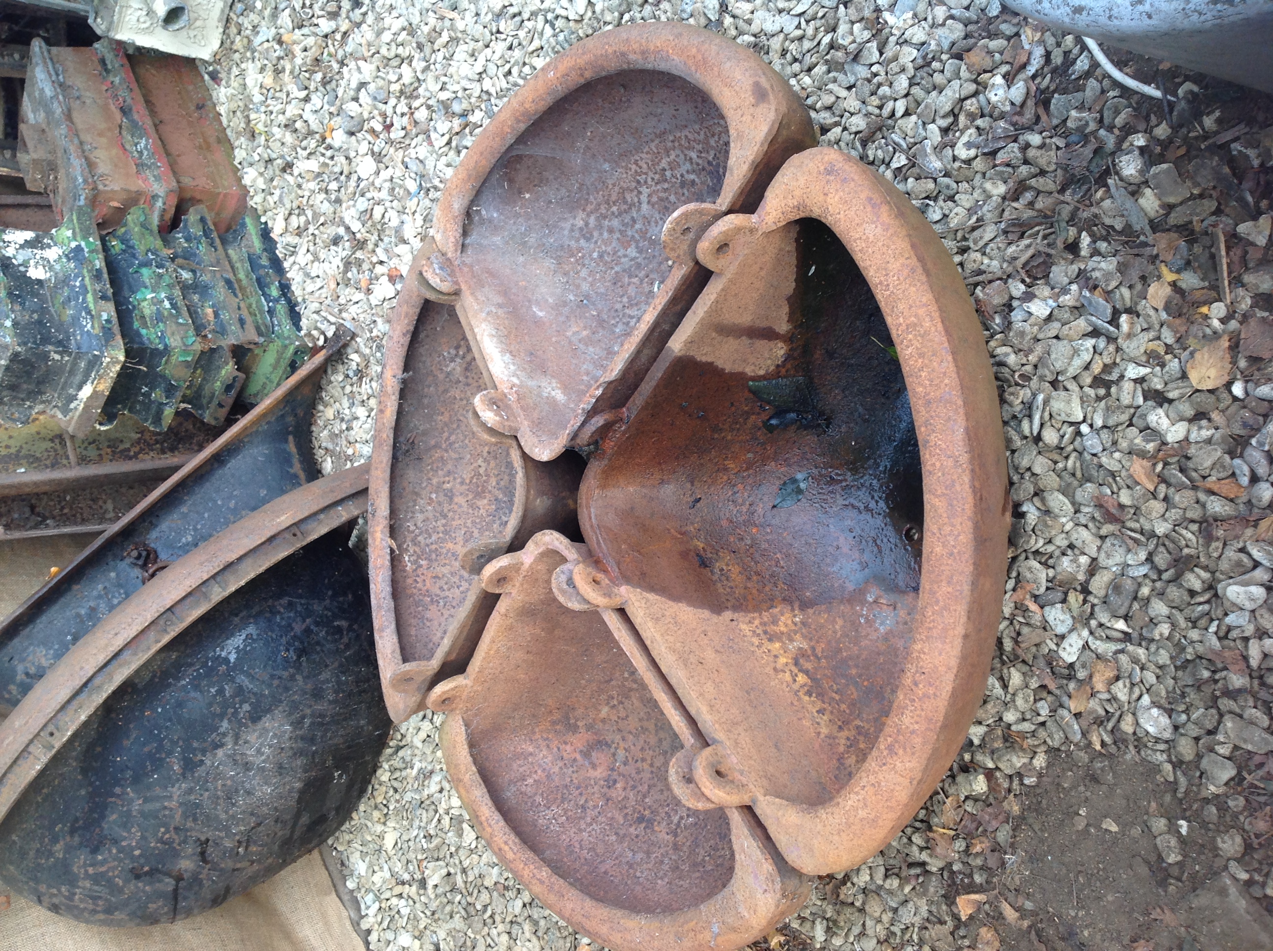 Corner stone troughs
