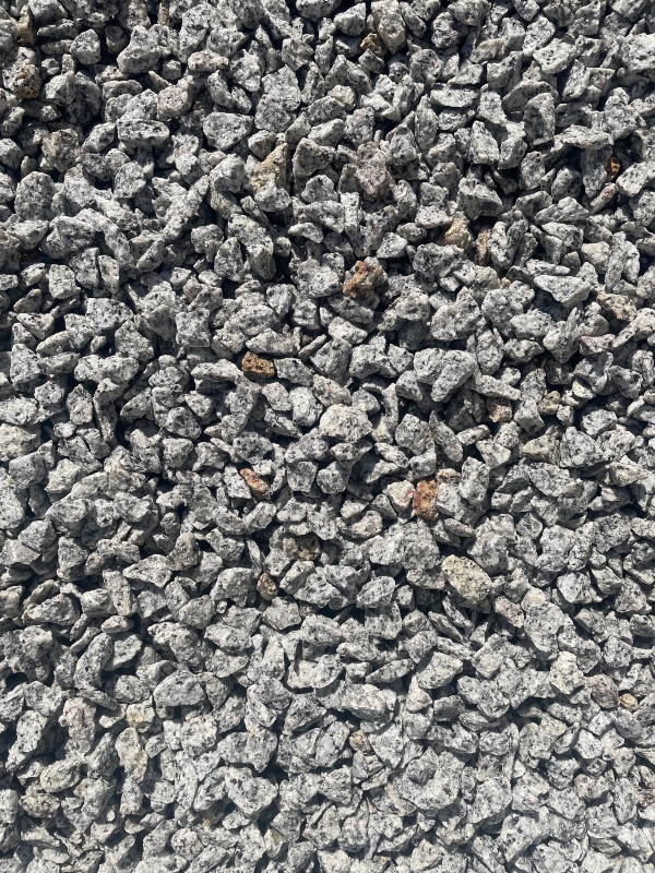 Silver Grey Granite Chipping Loose   Silver Grey Granite Chippings Dry 1 