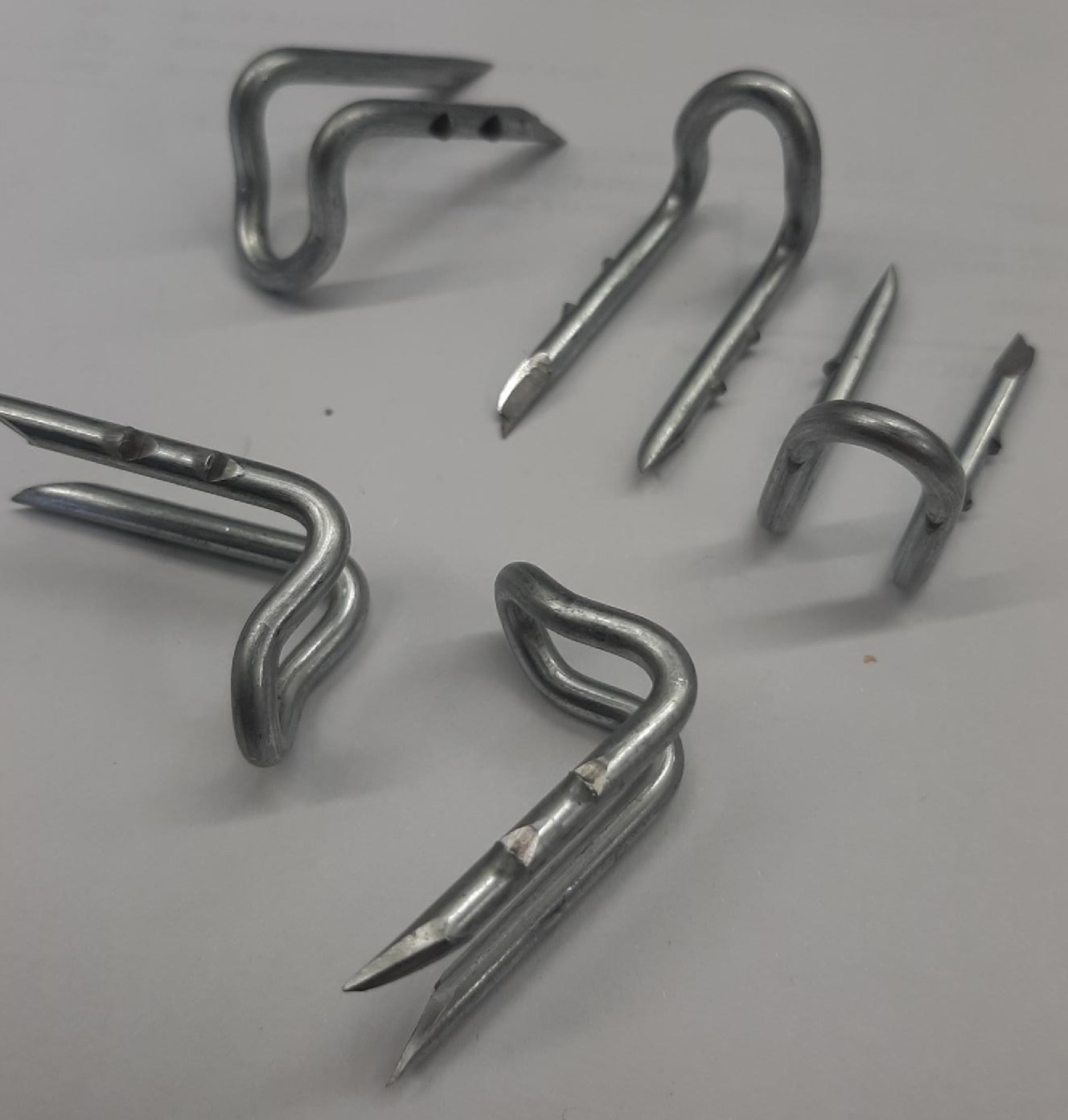 Hooked U nail/Units of 8kg/760 nails.