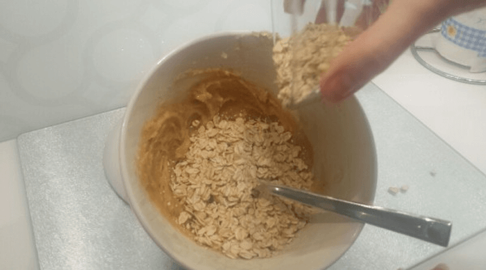 Peanut and Banana Treats Mix in the oats