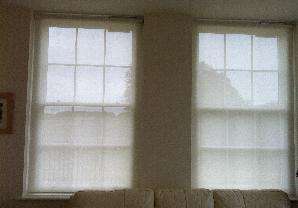 Solar powered sunscreen roller blinds