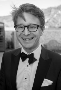 Celebrity auctioneer Jonathan Pratt to host charity Italian Night
