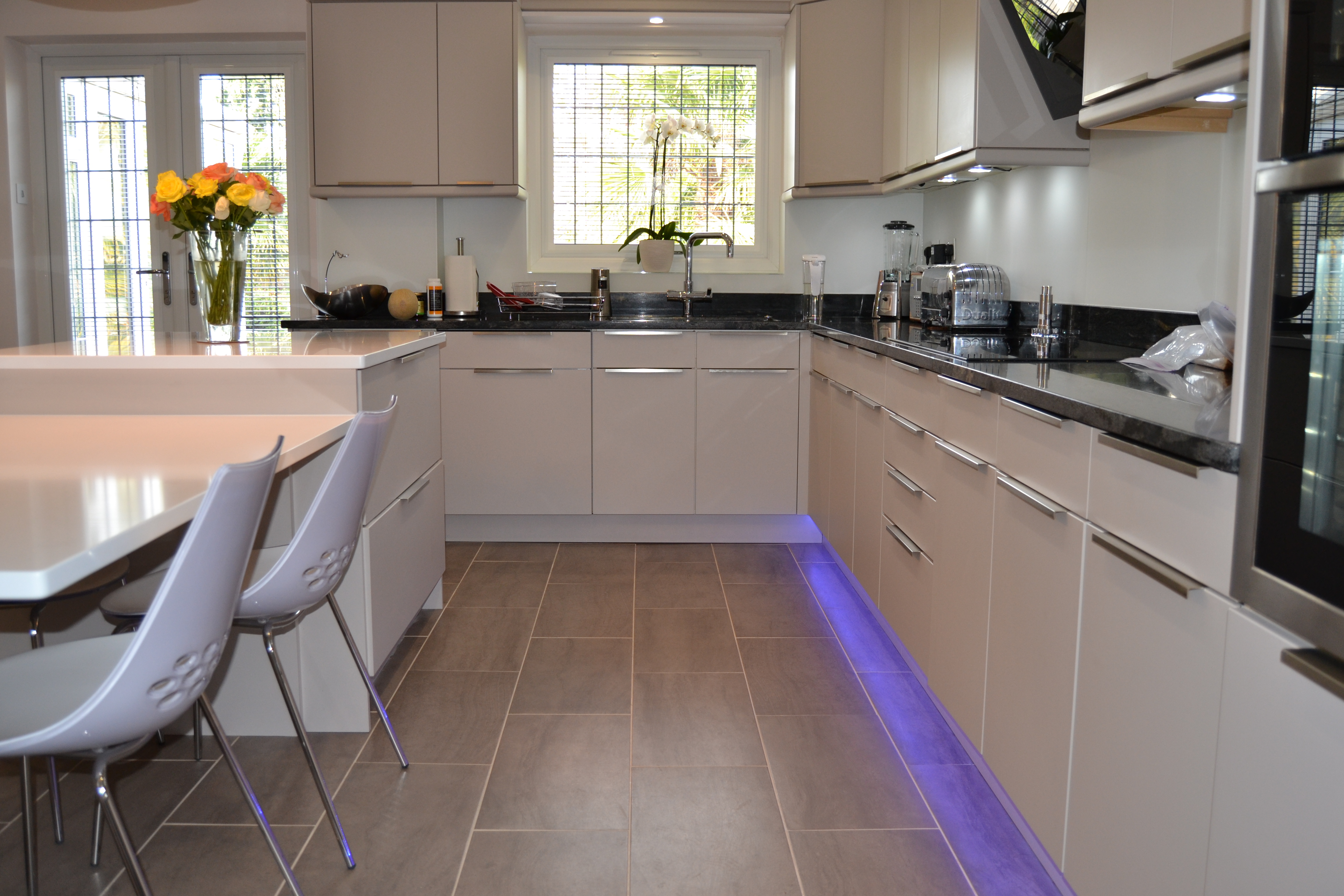 Abridge - Modern style kitchen makeover.