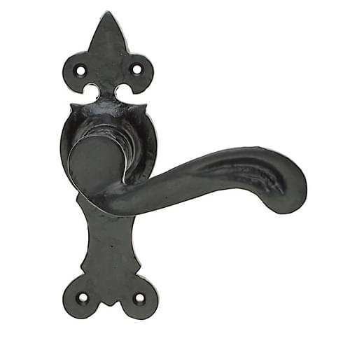 BA32 BLACK ANTIQUE 'FANCY' LEVER LATCH