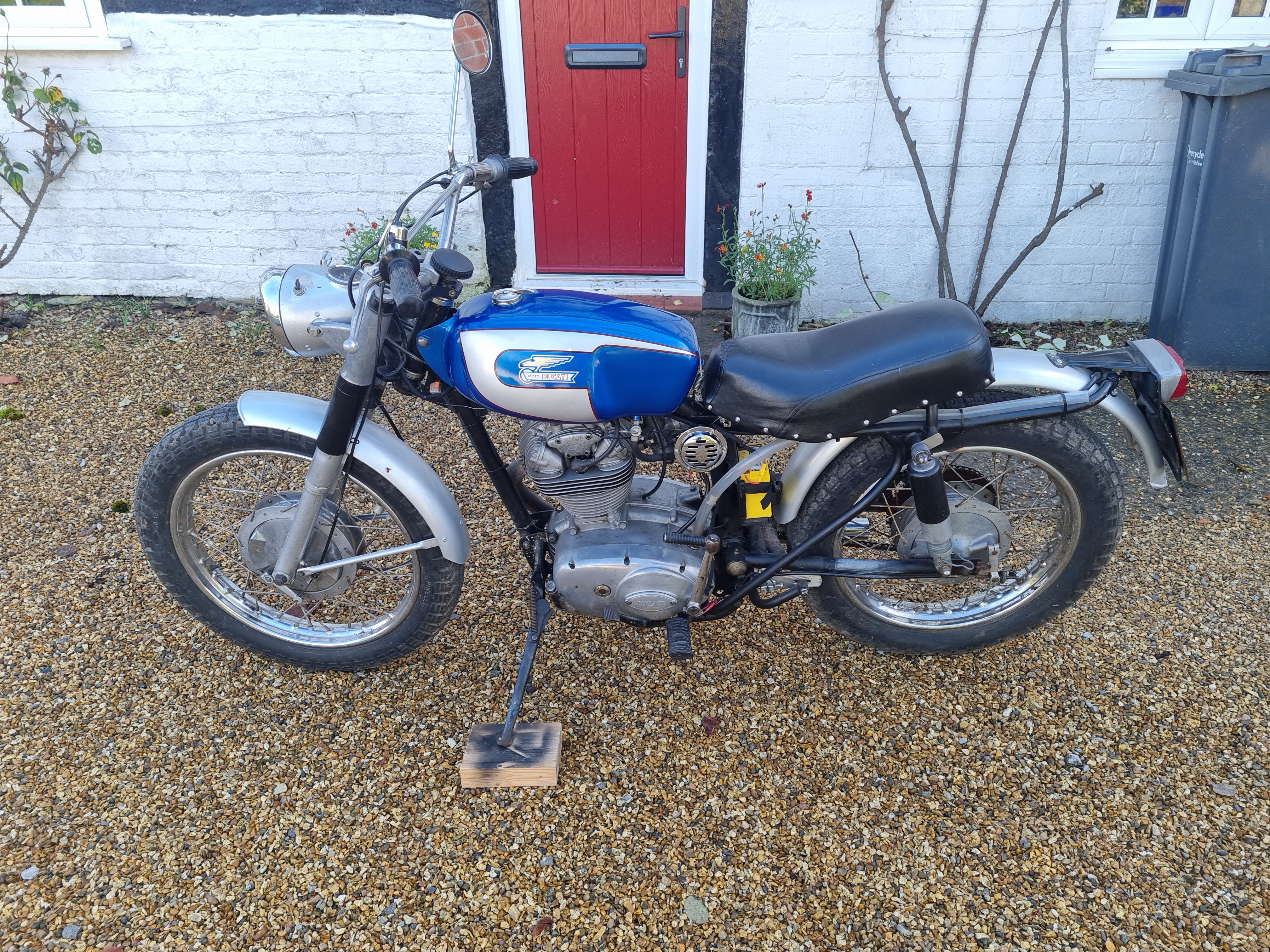 Ducati 250 Scrambler 2