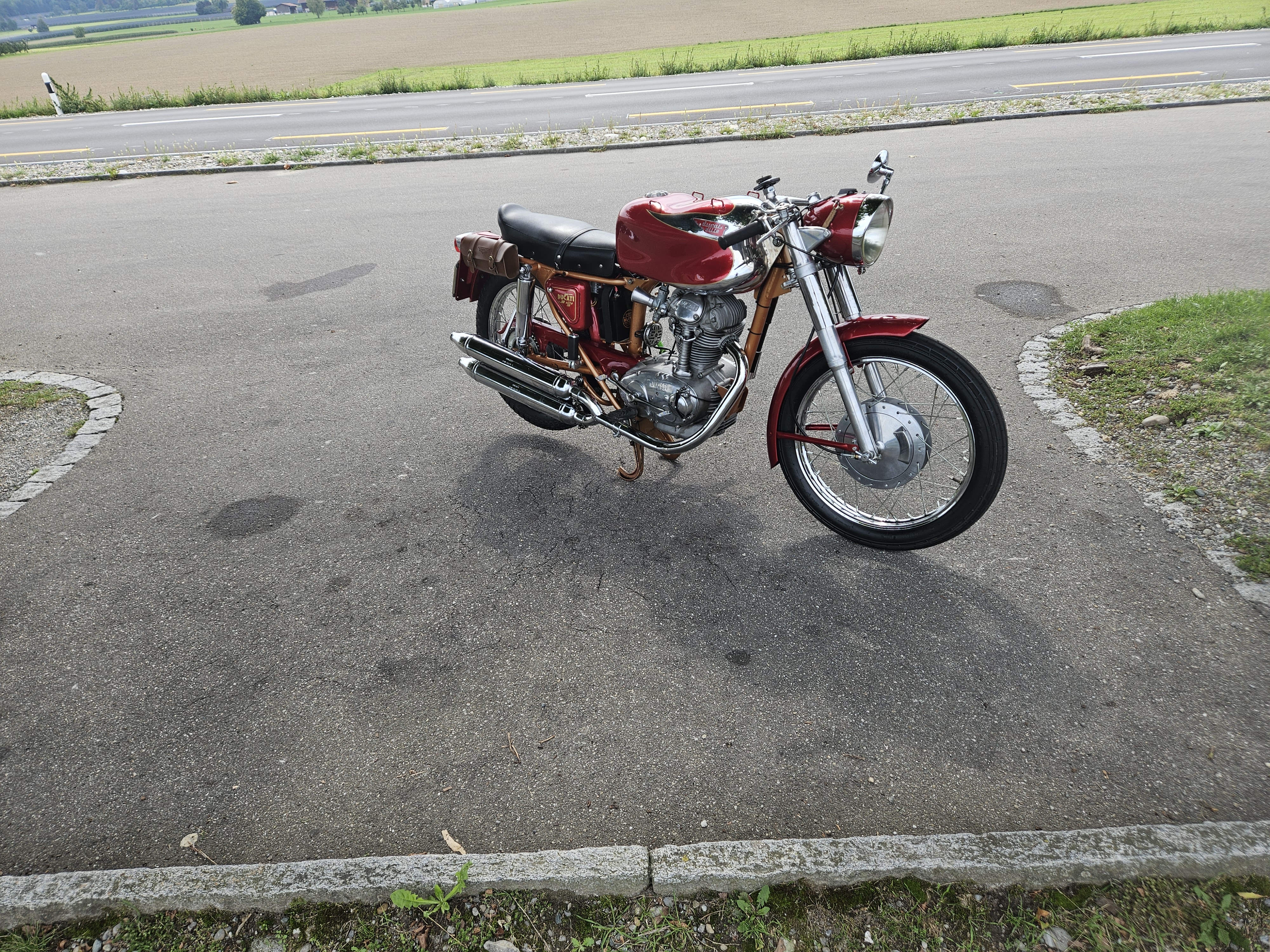 ducati elite 10