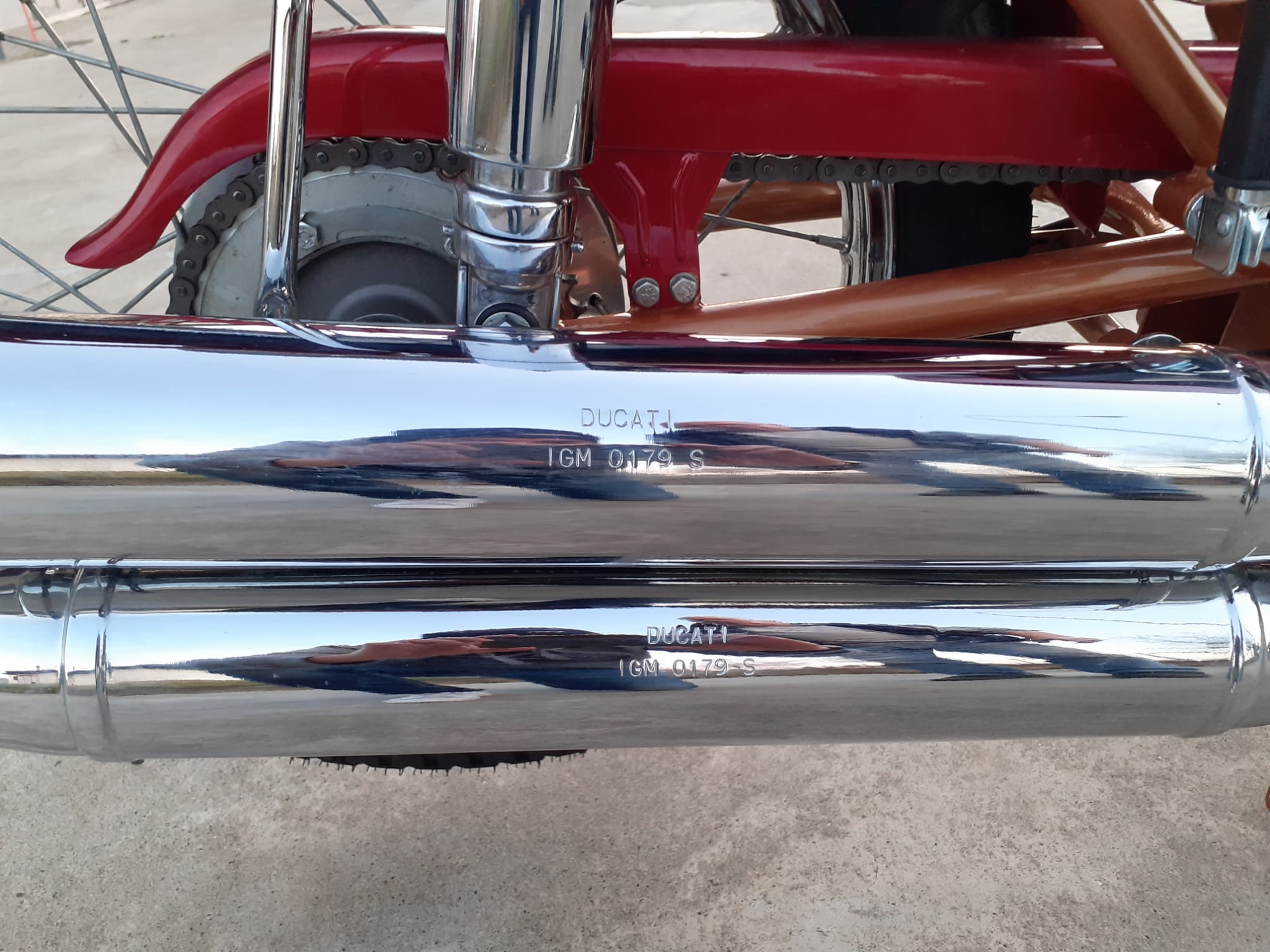 Ducati 200 Elite 4