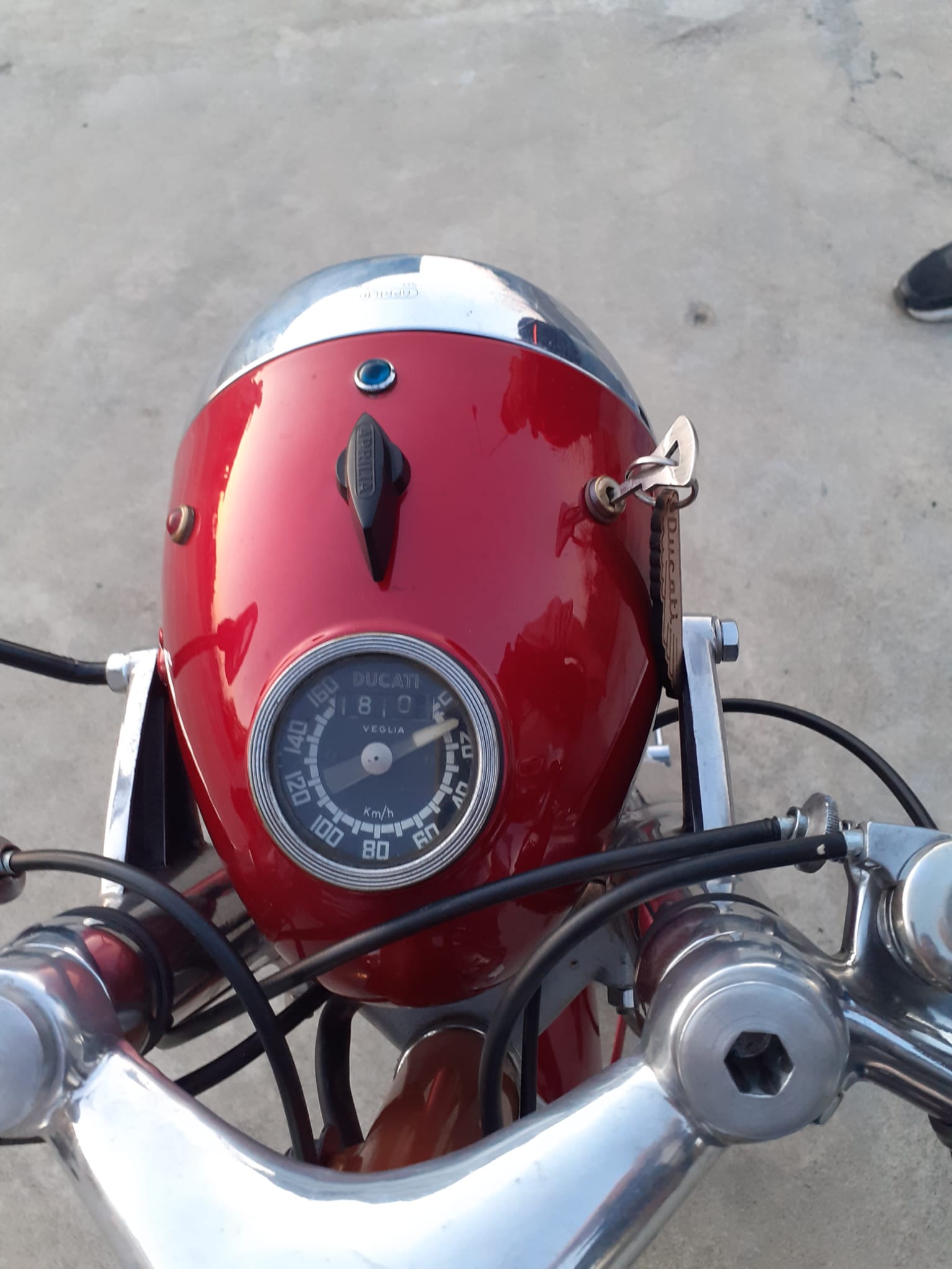 Ducati 200 Elite 6