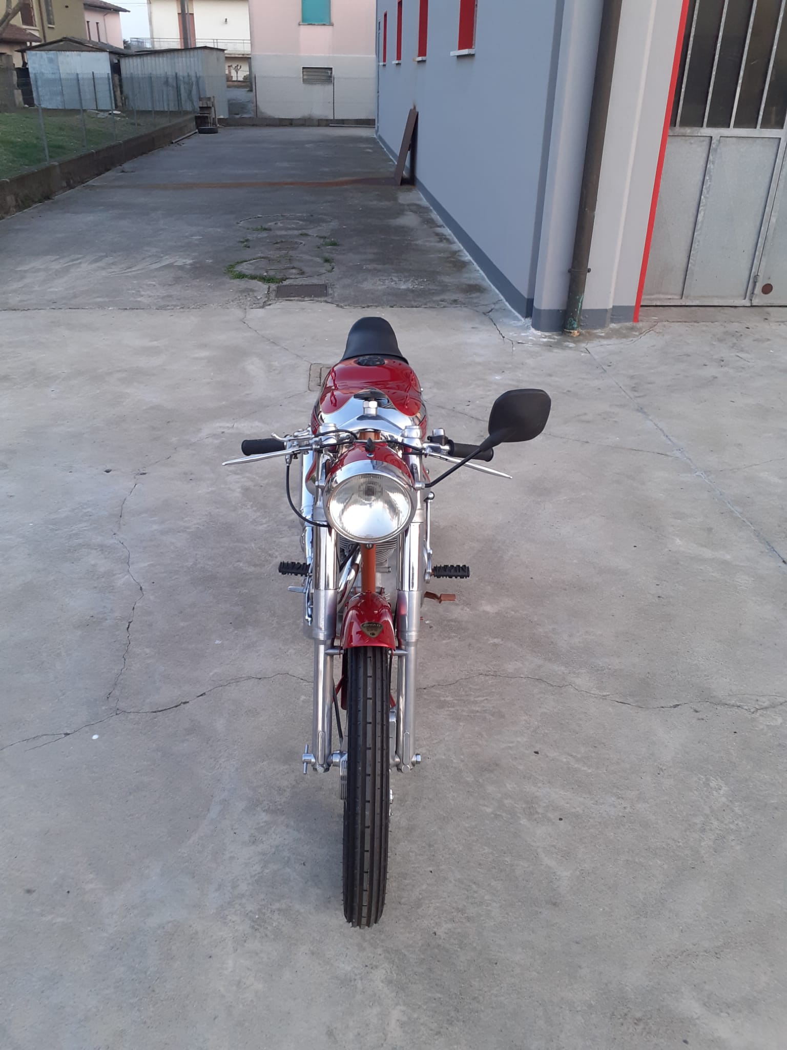 Ducati 200 Elite 10