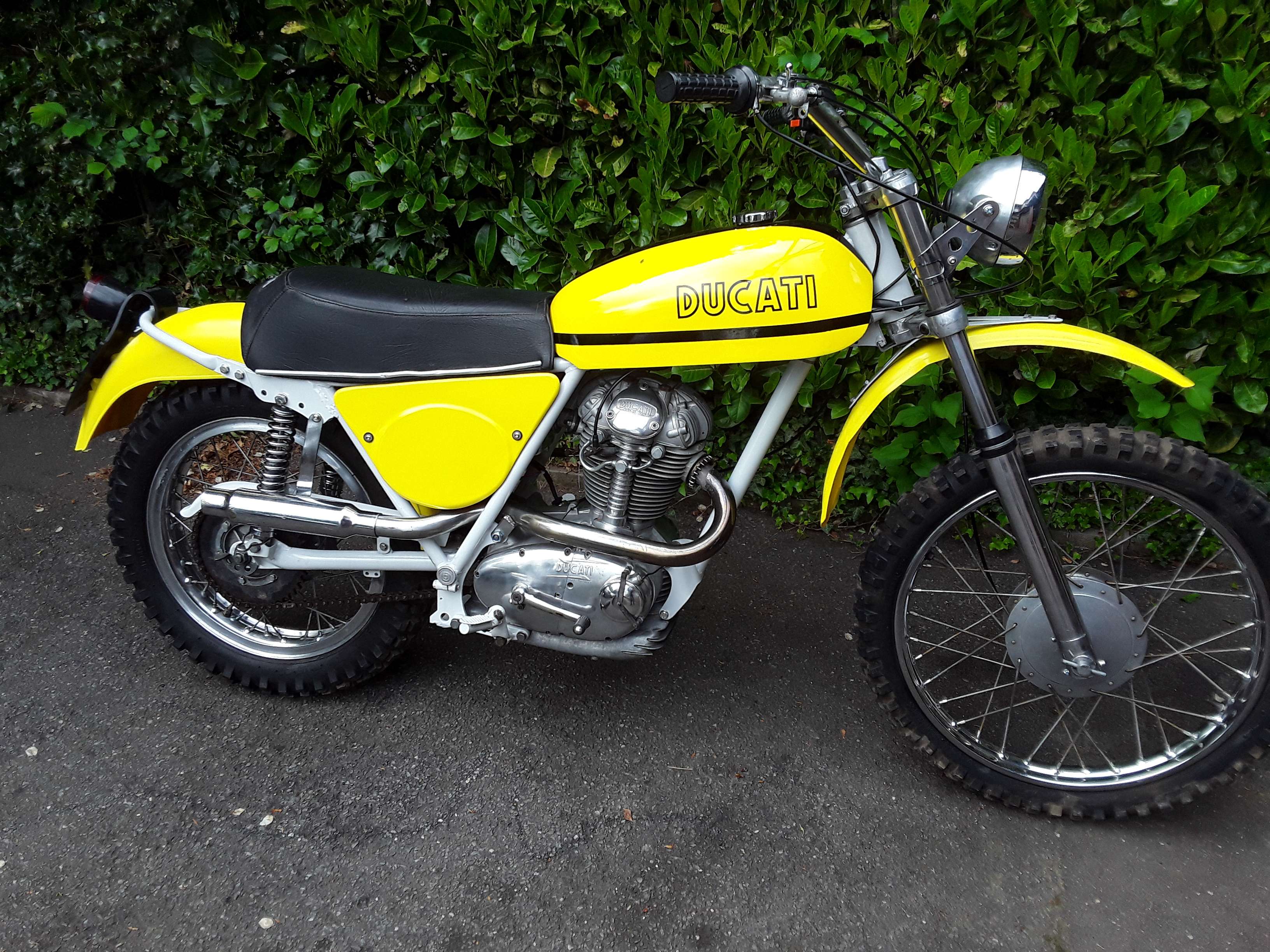 Ducati 450 R/T Desmo 2