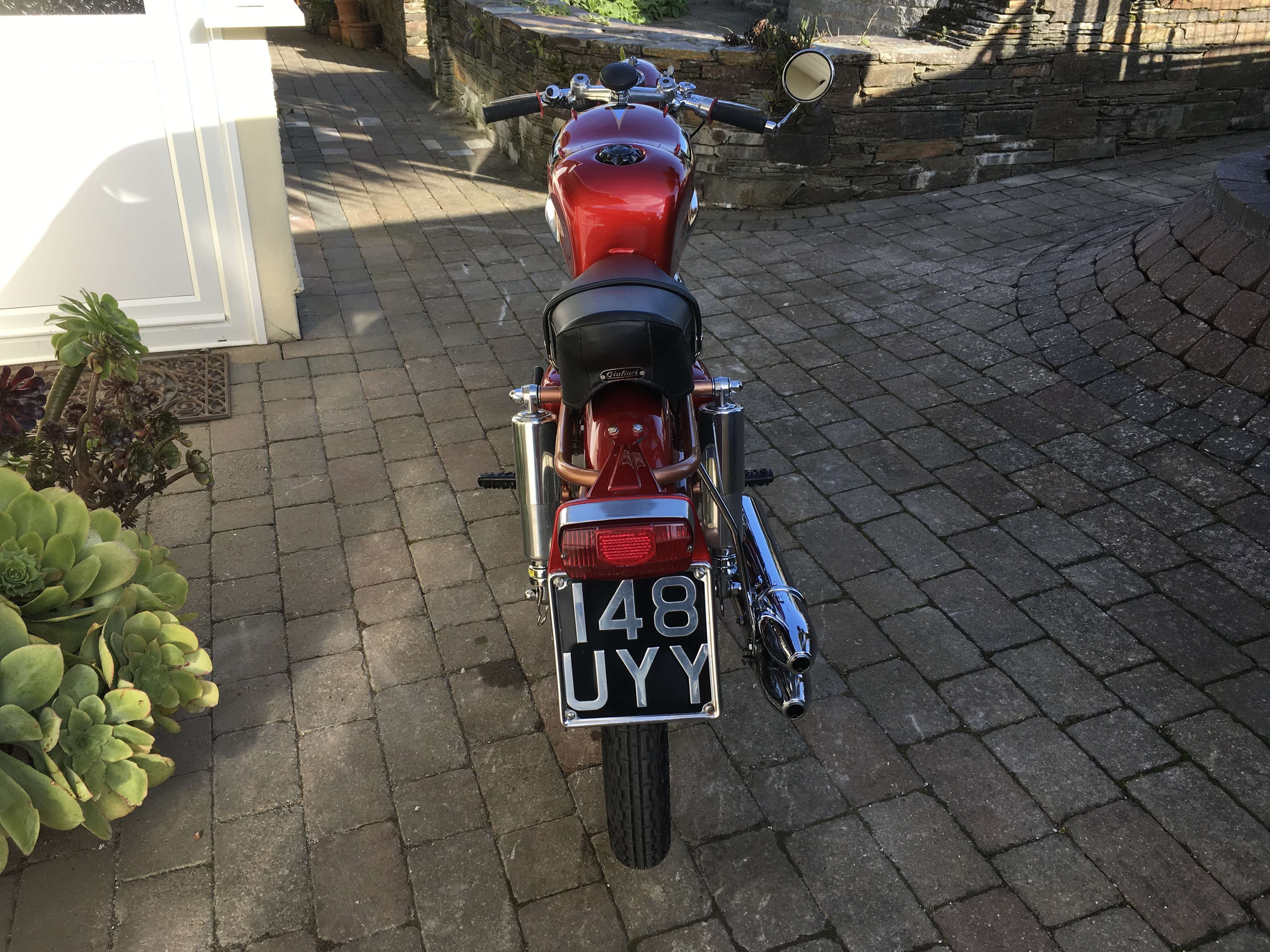Ducati 200 Elite 2