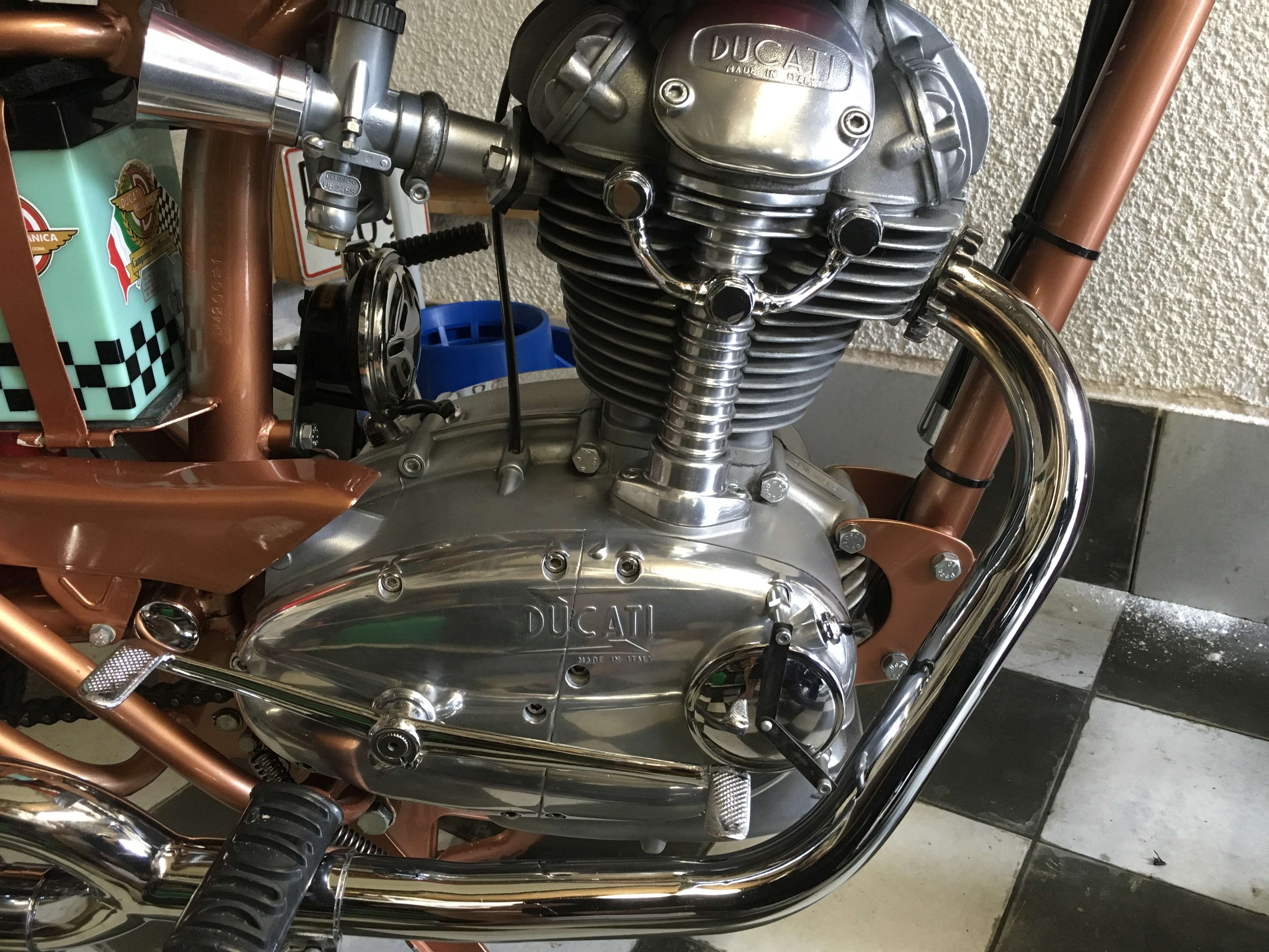 Ducati 200 Elite 4