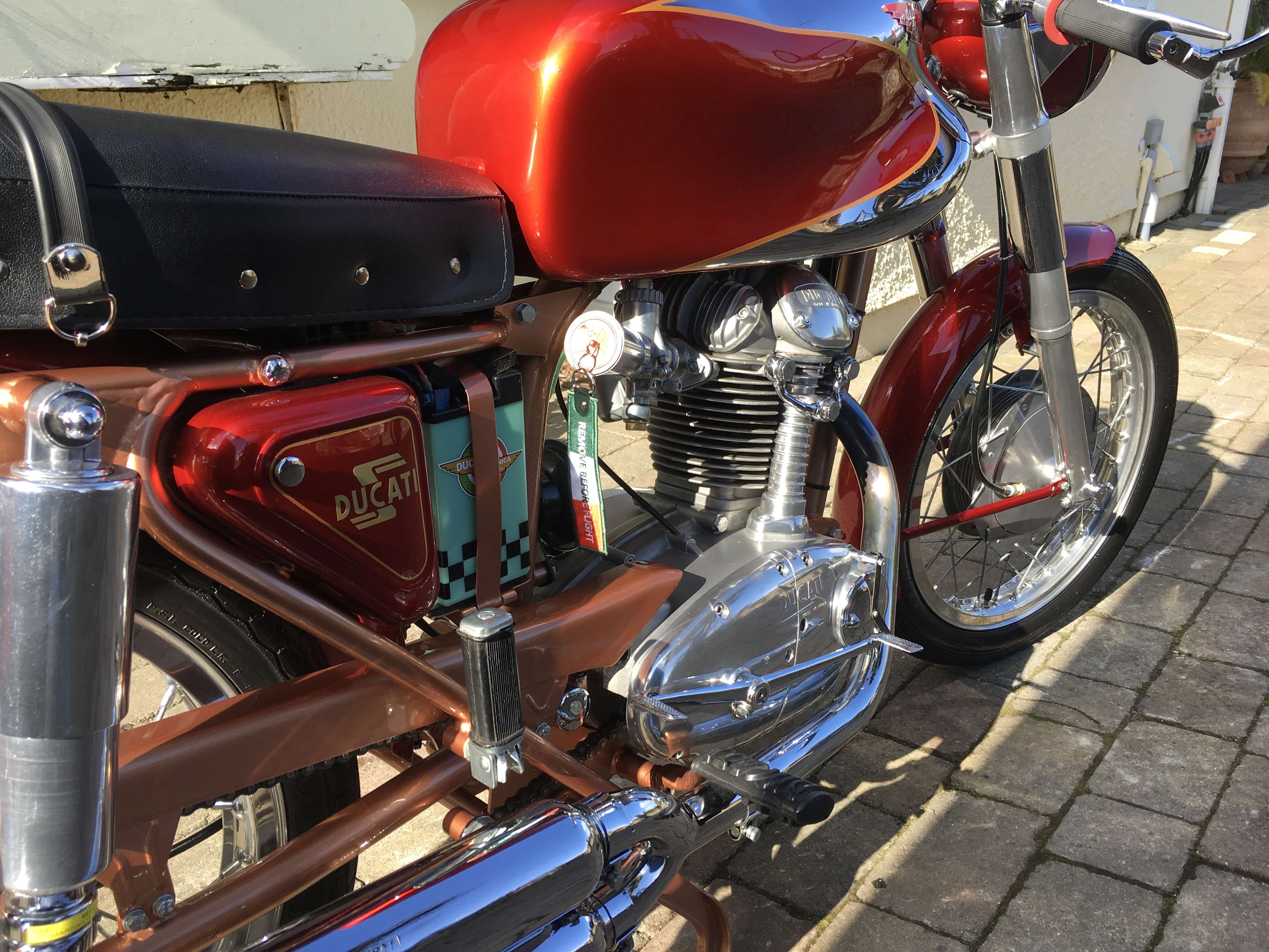 Ducati 200 Elite 6