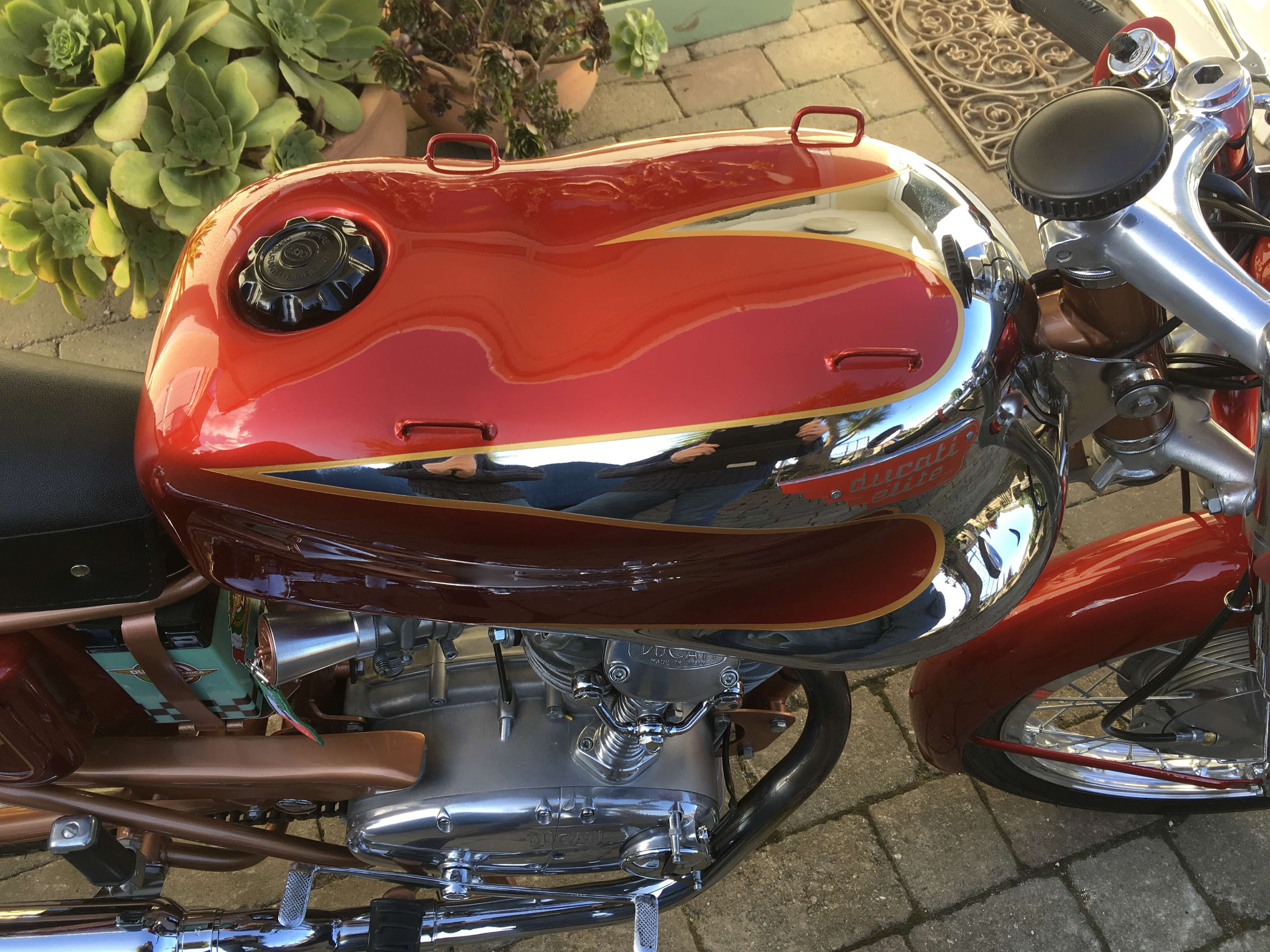 Ducati 200 Elite 7