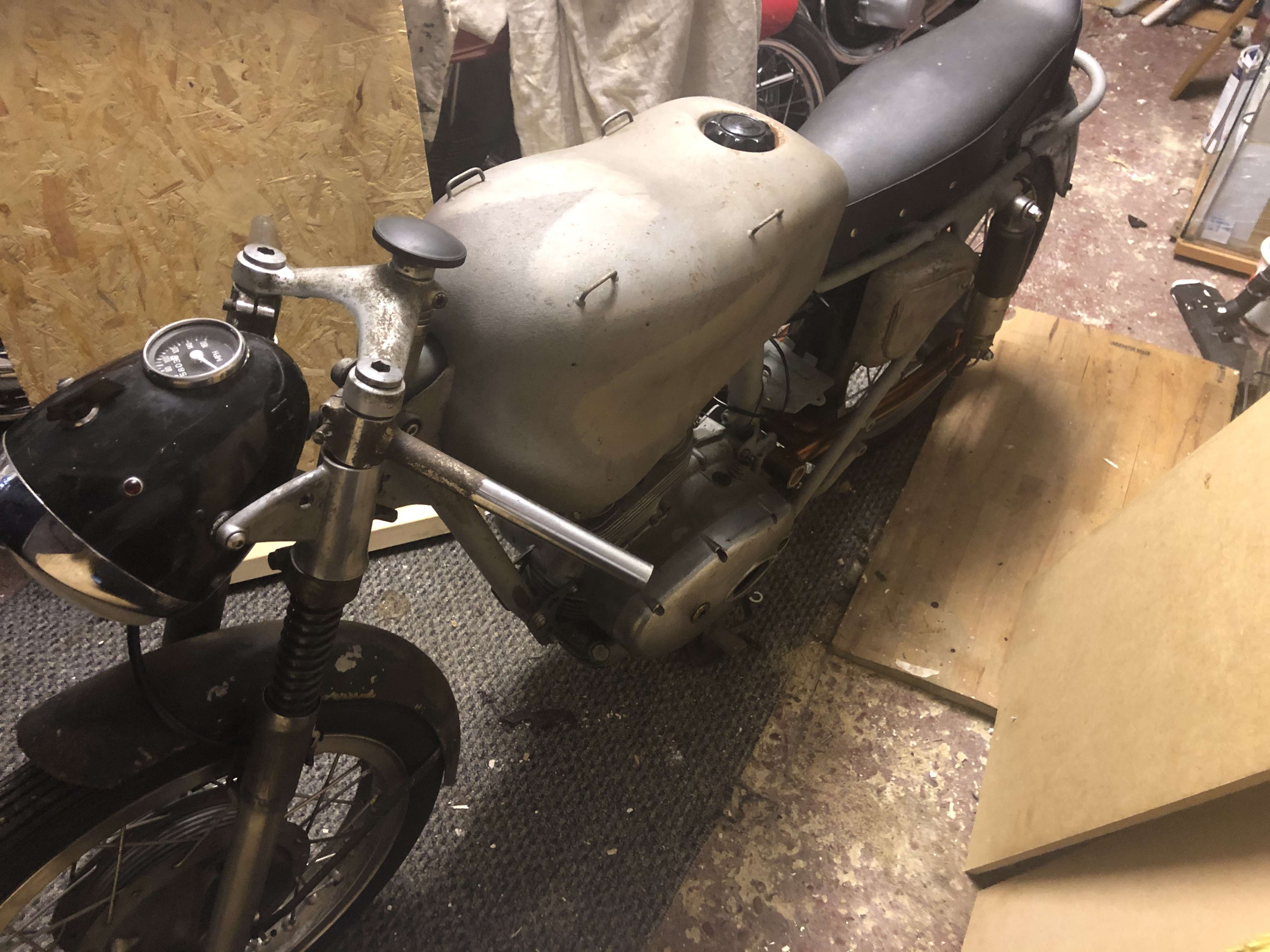 Ducati 200 elite 2