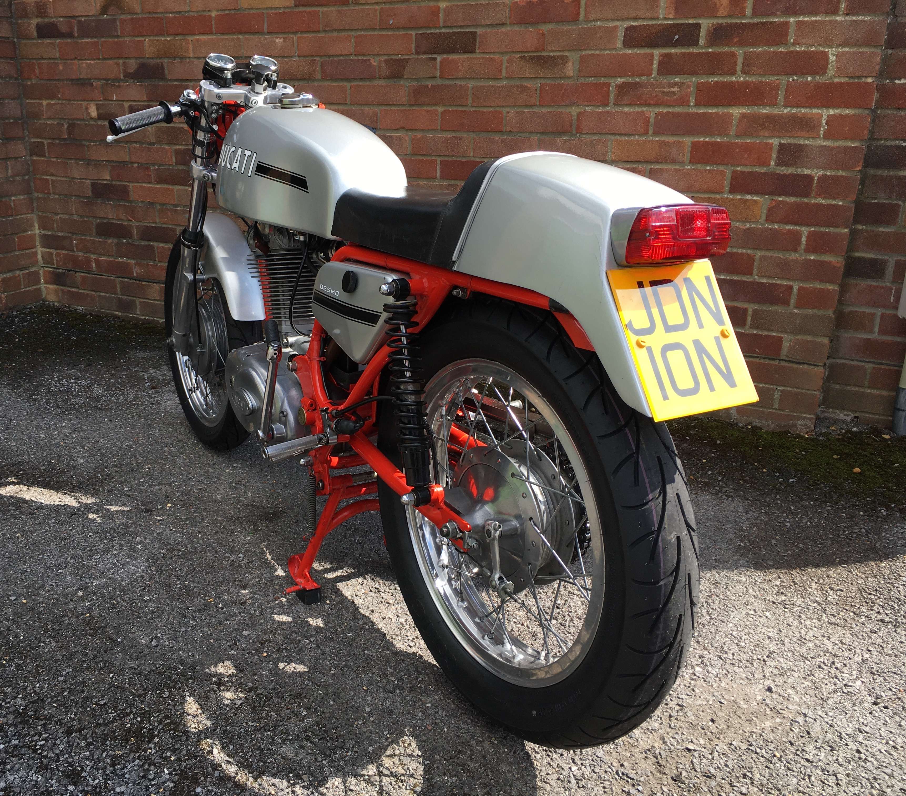 Ducati 450 Desmo 1972 7