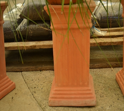 Colonne en terre cuite