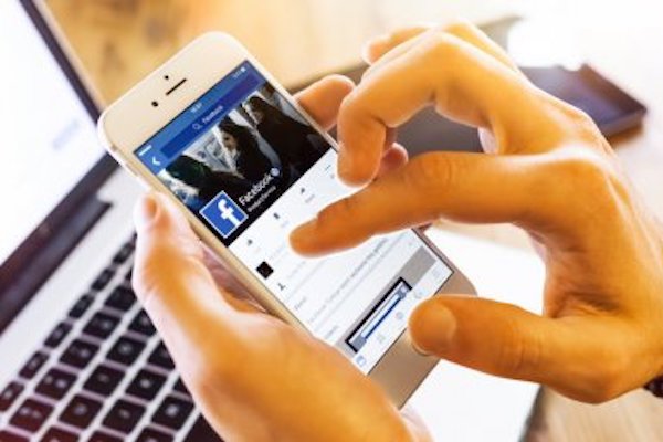 UQ | Oubliez Facebook, vous respirerez mieux | Australie Mag