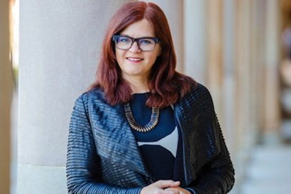 UQ | Prof. H. Zwicker, nouvelle doyenne de la faculté de sciences humaines | Australie Mag
