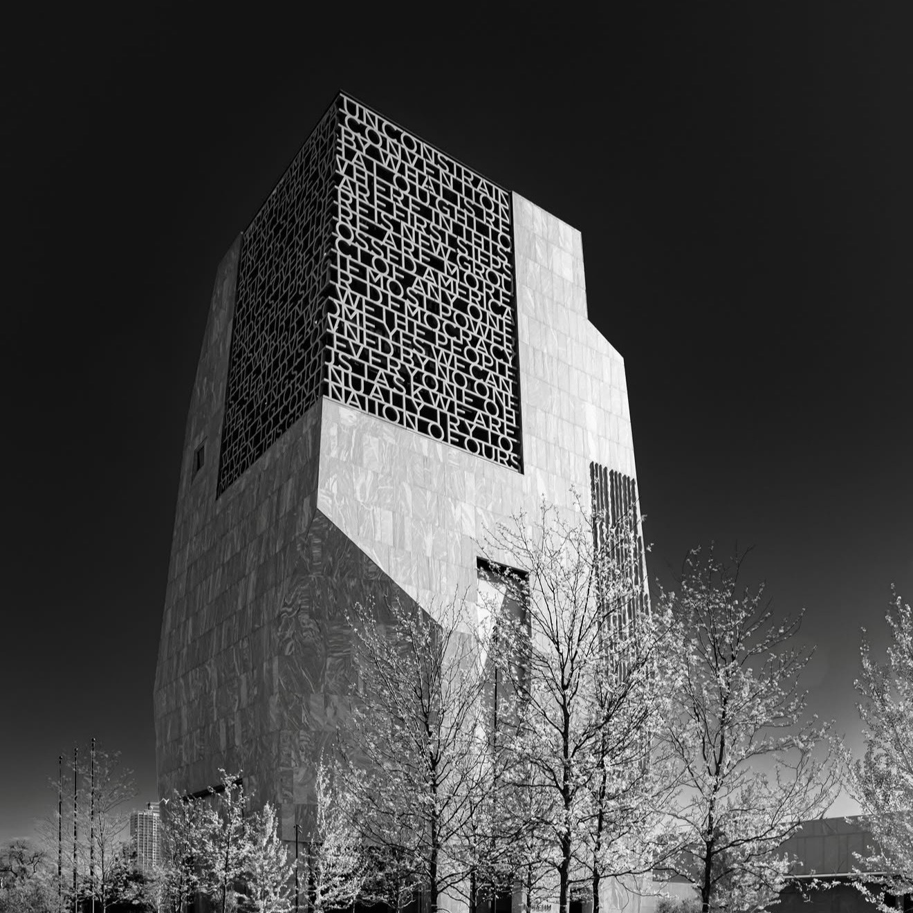 Photo representing the 'The Obama Presidential Center completes in Chicago' article
