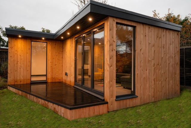 Wo-Man Cave Come to Tadley!