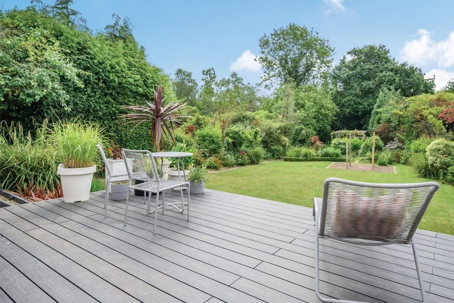Saige Composite Decking - Traditional