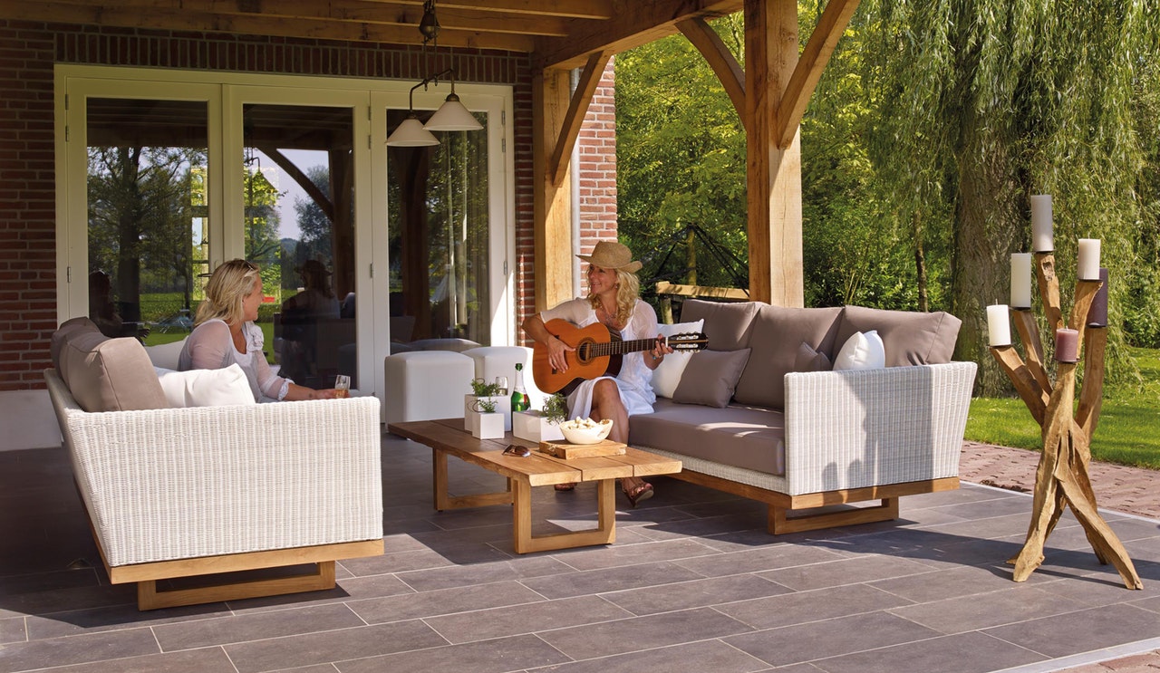 Picture of a Modern Porcelain Paving