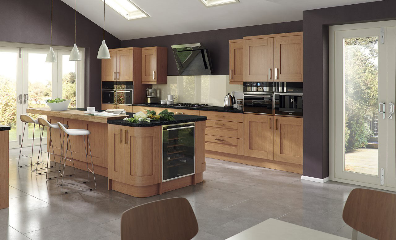 Uform Windsor Shaker Oak Kitchen