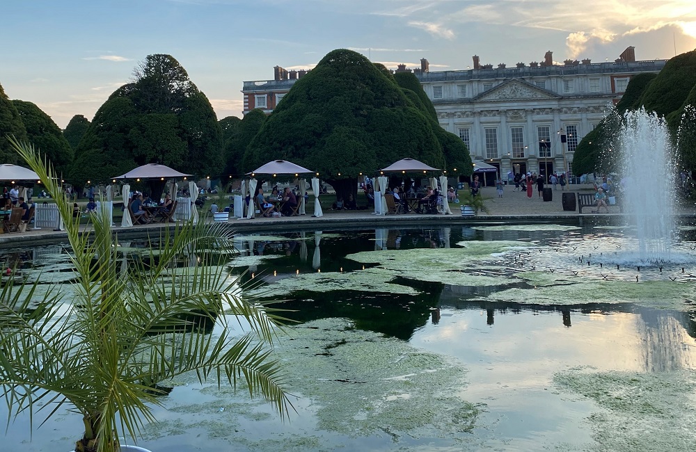 Images/Package_Images/Concerts-and-Festivals/Festivals/Hampton-Court-Palace-Festival/Queens Garden Package HCF.jpg