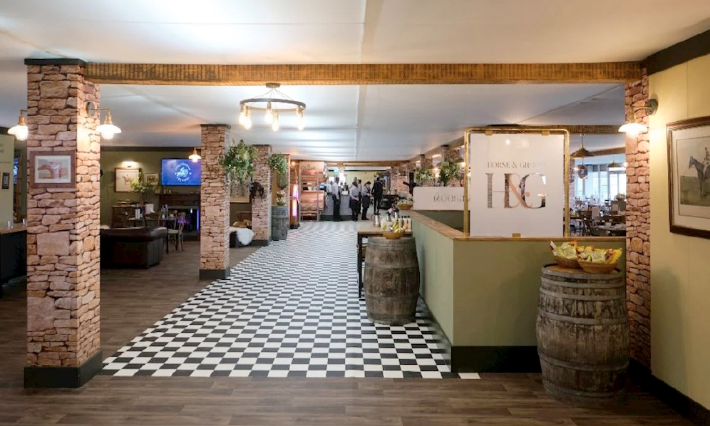 Images/Package_Images/Horse-Racing/Cheltenham/2025/Horse & Groom.png