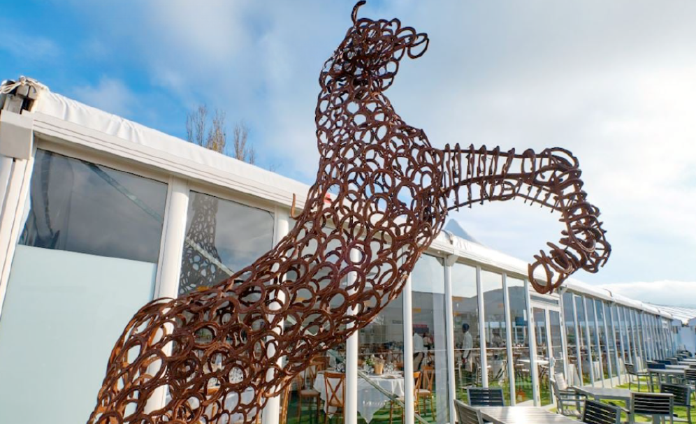 Images/Package_Images/Horse-Racing/Cheltenham/2025/Horseshoe Pavilion.png