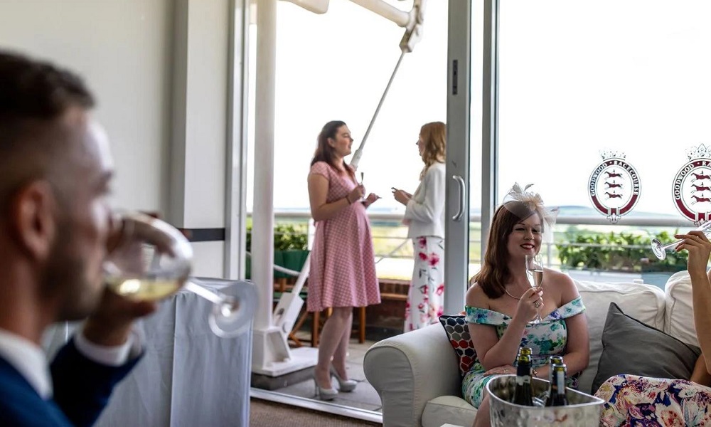 Images/Package_Images/Horse-Racing/Glorious-Goodwood/2025/Hospitality/The Social Suites.jpg