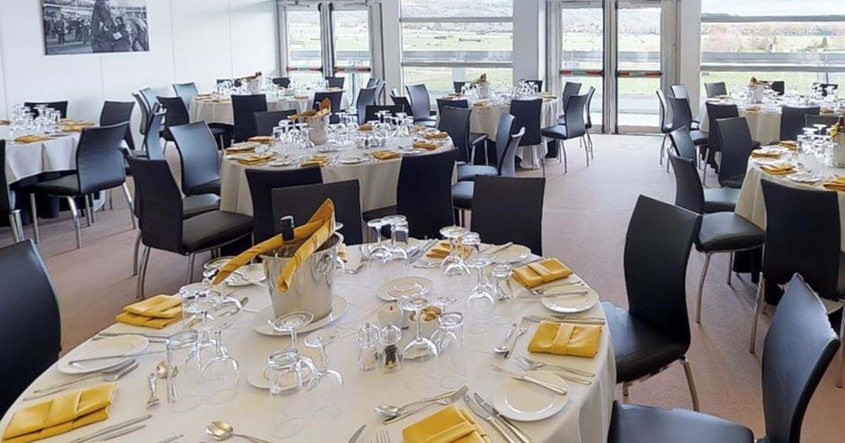 Images/Package_Images/Horse-Racing/cheltenham-festival-chase-view-hospitality.jpg