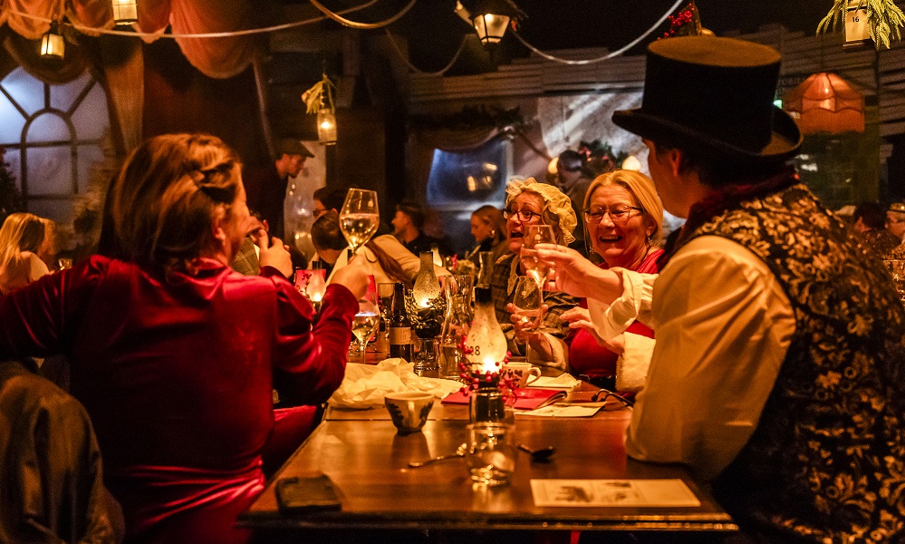 Images/Package_Images/Theatre/The-Lost-Estate/The-Great-Christmas-Feast/TGCF Christmas Cheer.jpg