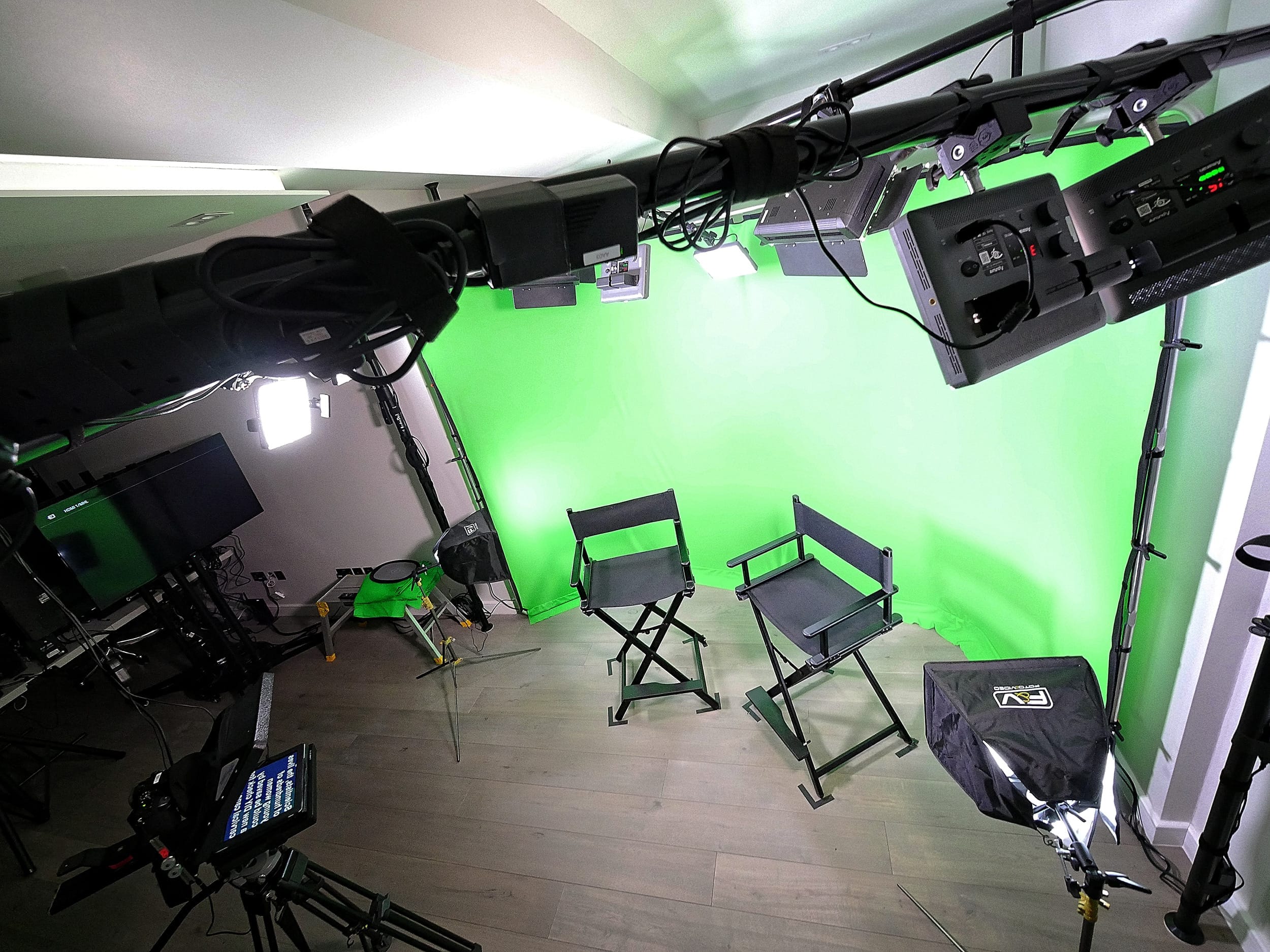 Virtual set area in Glenn Kinsey's training studio, London