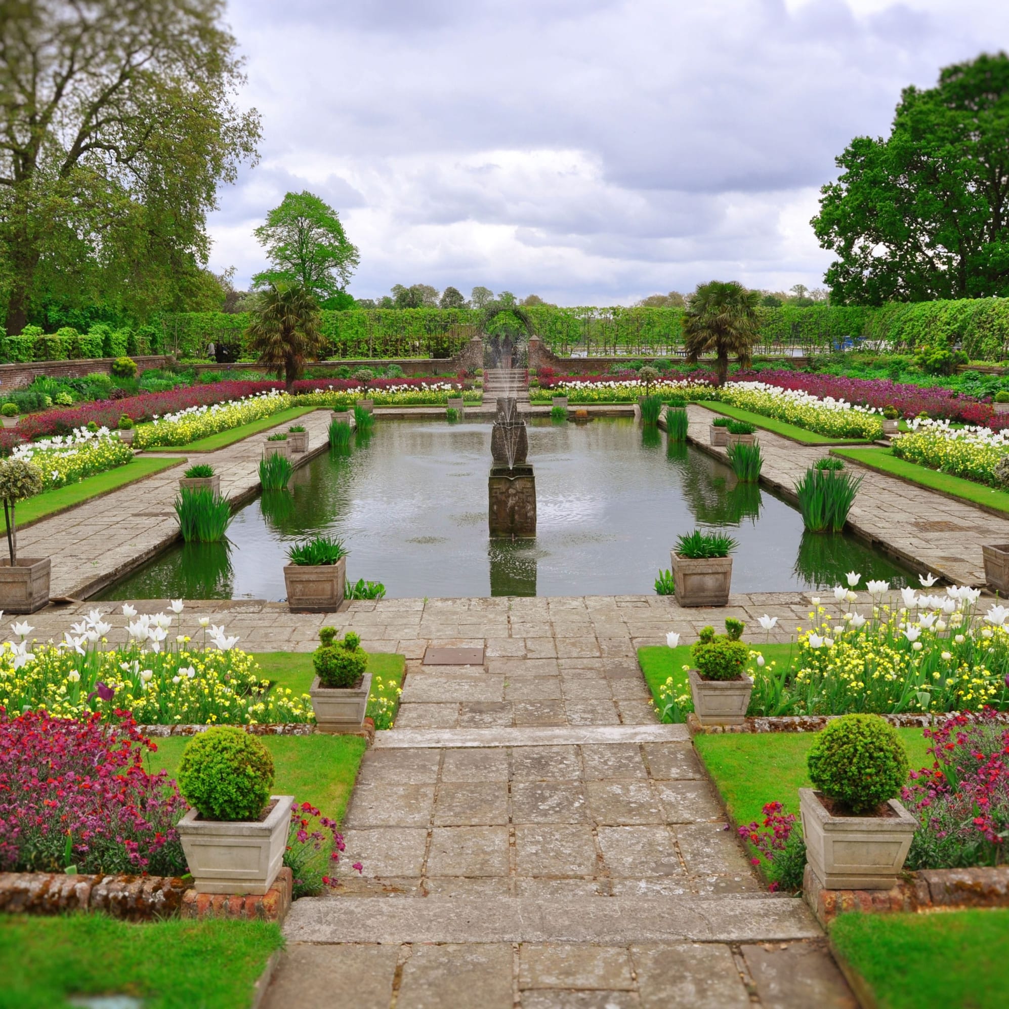 Kensington Gardens, the location of Mark Glenn's London Hair Enhancement studio