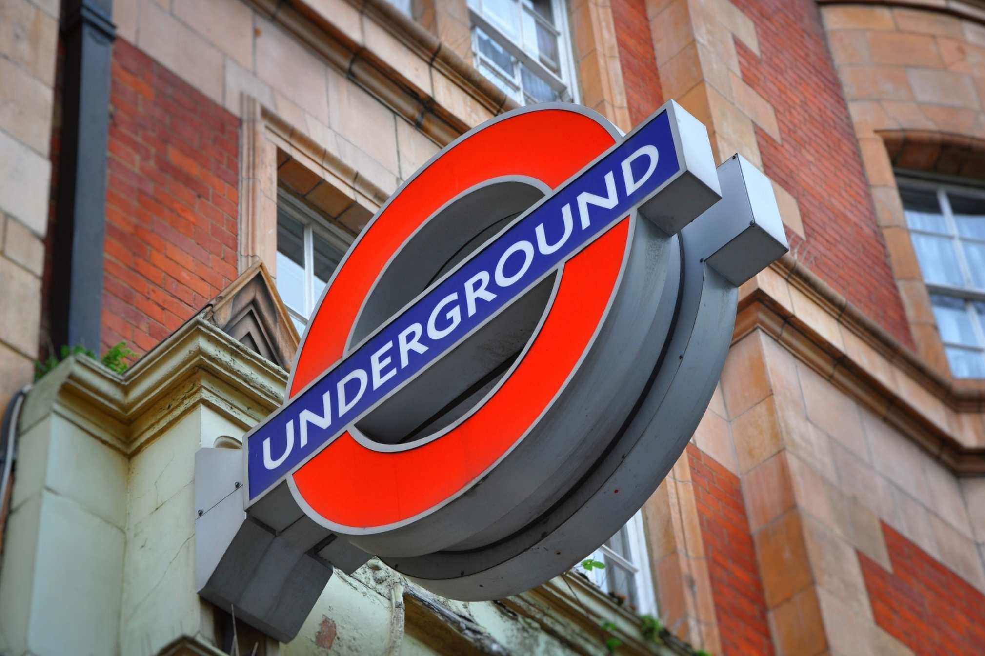 Easy transport links with three Tube stations nearby and minutes from London Paddington at Mark Glenn's London Hair Extensions Studio