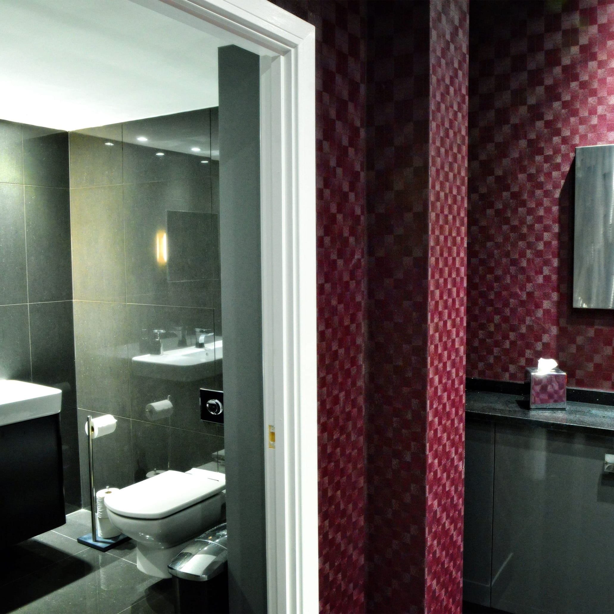 High end dressing rooms and bathrooms at Mark Glenn's London female hair loss studio