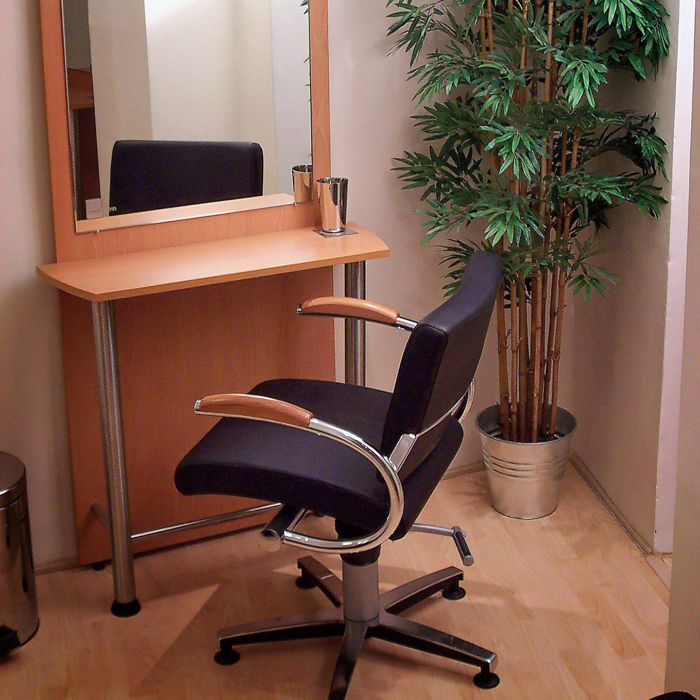 Styling station at Mark Glenn's first hair extension studio in London's New Bond Street, 2001