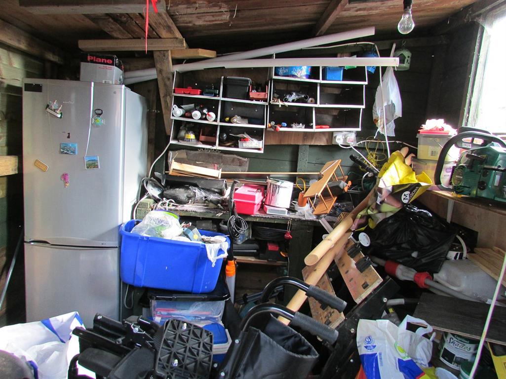 picture of clutter