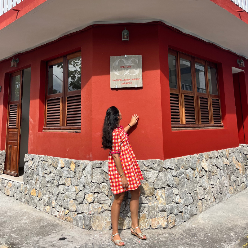 pierre-naturelle-des-templiers-beige-interieur-omstone-caraibes-martinique