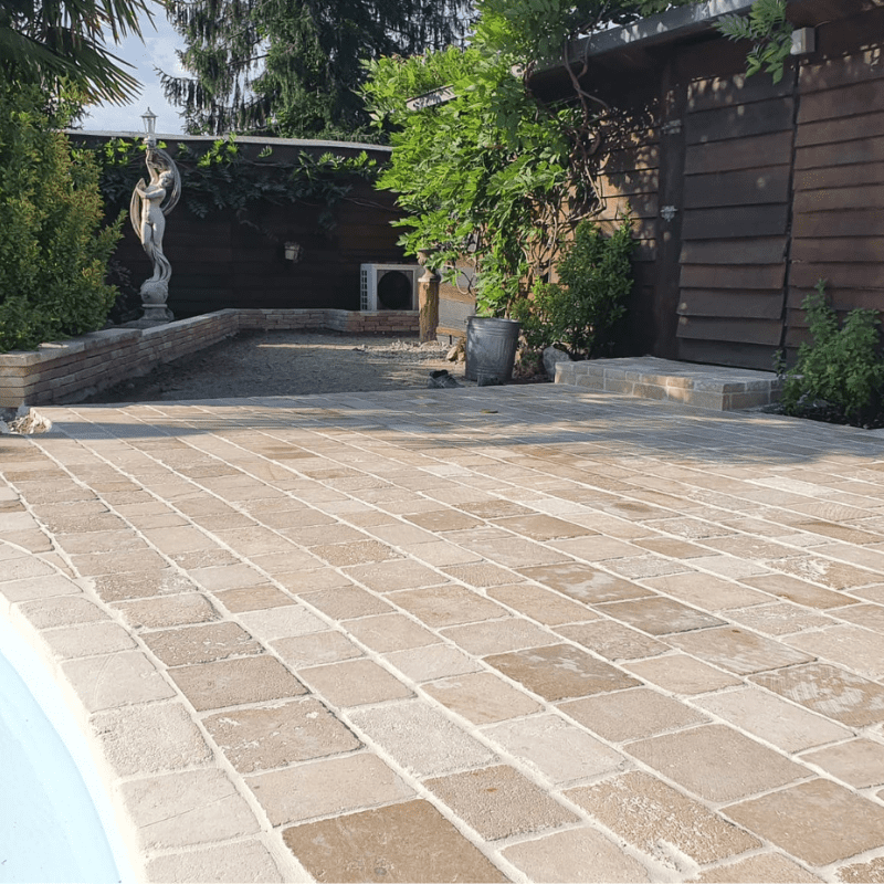 paves-pierre-naturelle-calcaire-beige-omstone-caraibes-martinique