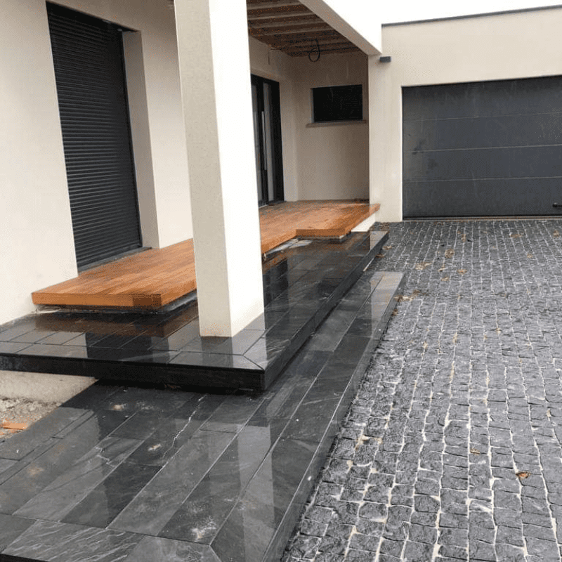 paves-pierre-naturelle-granit-noir-omstone-caraibes-martinique