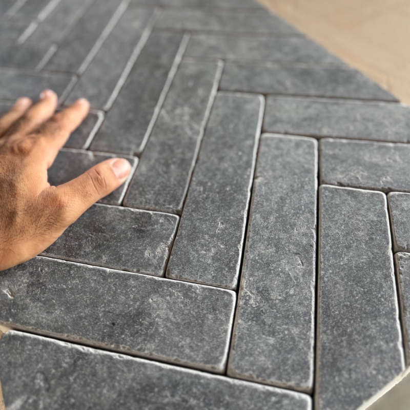 pierre-naturelle-des-templiers-beige-brossee-omstone-caraibes-martinique