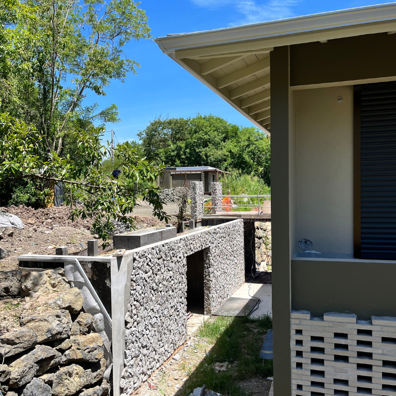 pierre-naturelle-parement-bleu-blue-stone-omstone-caraibes-martinique